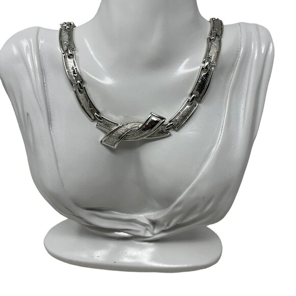 Vintage Coro Necklace Textured Brushed Silver Tone 1950s Classic Choker - Picture 1 of 9